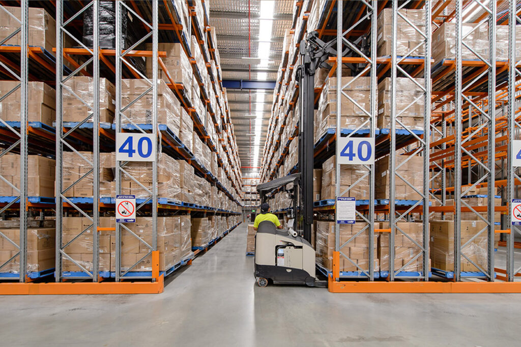 Stores two pallets deep to increase storage density and optimise warehouse space.