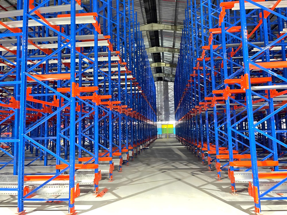Efficient, durable, and space-saving — Drive-in Racking helps Cold storage and freezer warehouses achieve up to 80% storage utilization.