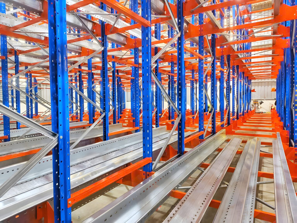 Go fully automated with Shuttle Racking Systems, the next-generation solution for large-scale Cold storage and freezer warehouses.