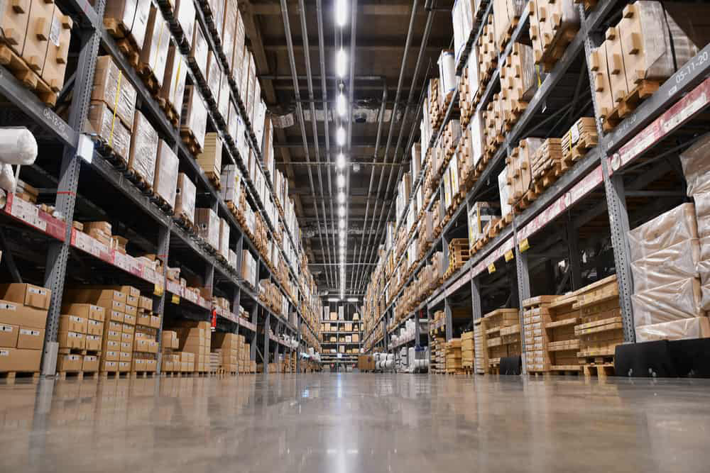 Stay ahead of product expiration with FEFO-driven systems.