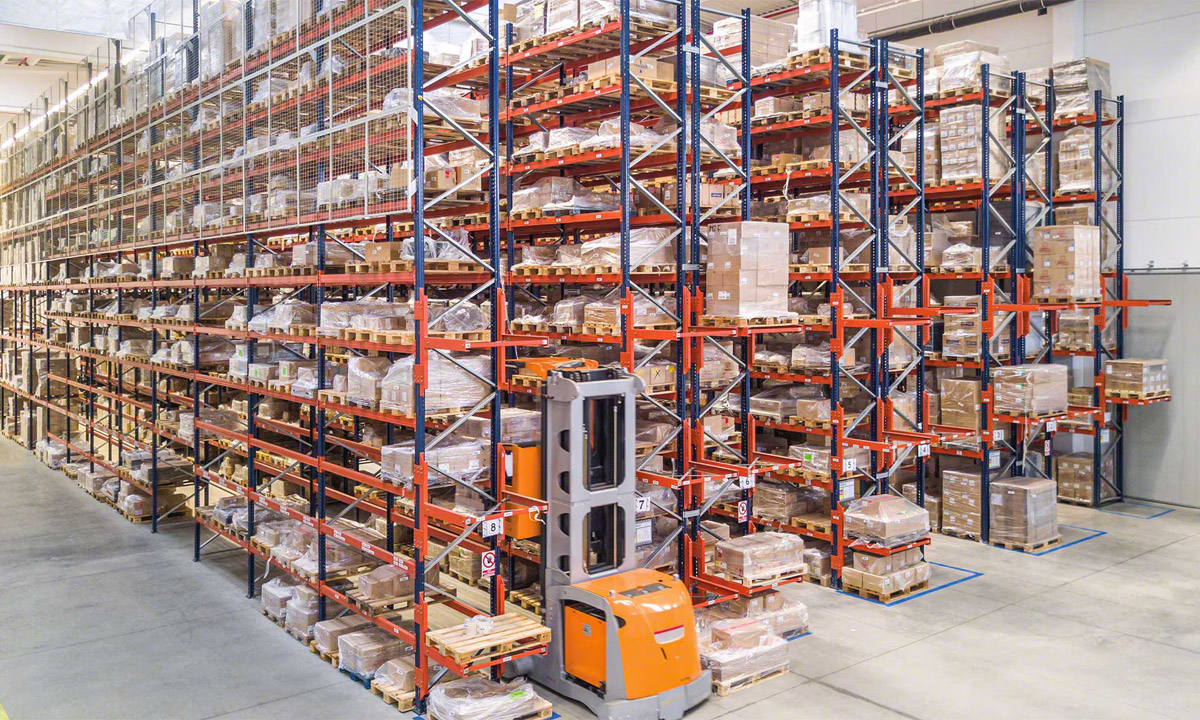 Store more pallets by reducing aisle width - not warehouse size