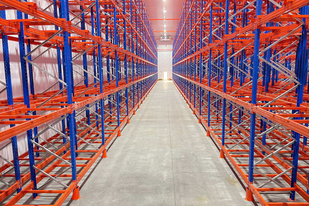 Direct access to every pallet for flexible warehouse operations