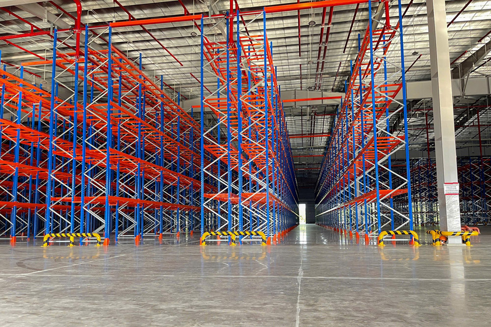 Direct access to every pallet for flexible warehouse operations