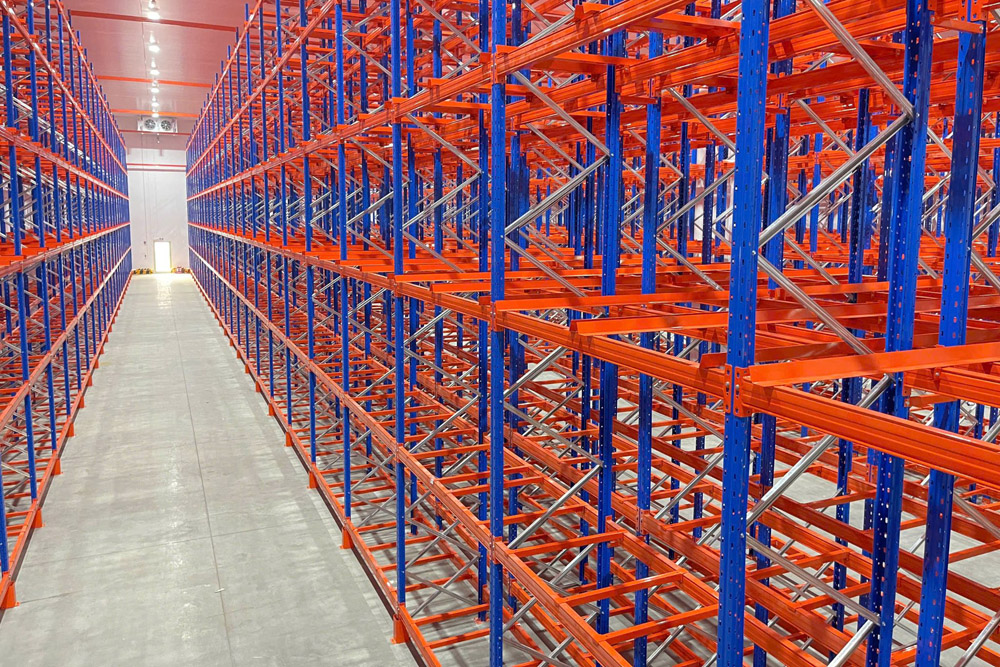 Direct access to every pallet for flexible warehouse operations