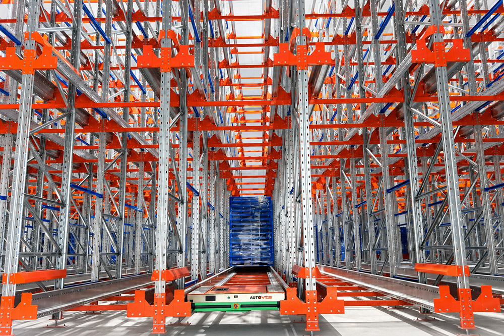 High-density pallet storage supported by automated shuttle technology