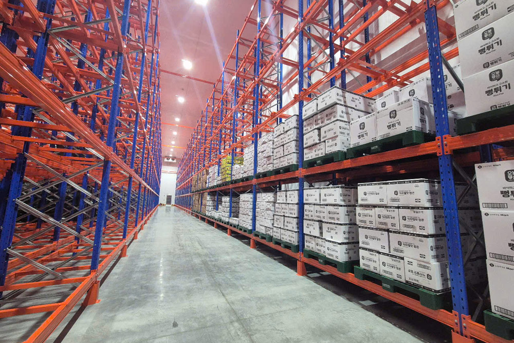 Direct access to every pallet for flexible warehouse operations