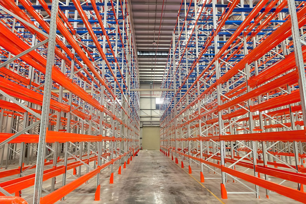 Direct access to every pallet for flexible warehouse operations