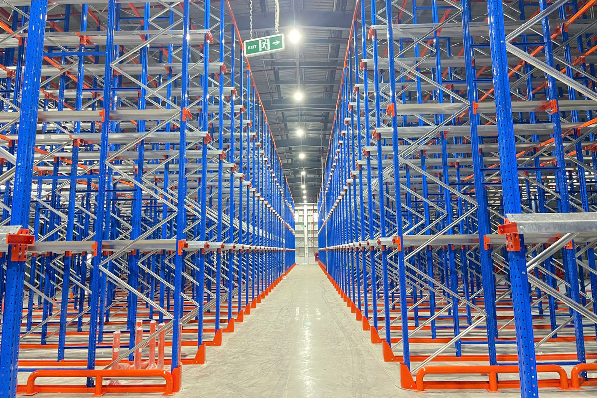 High-density storage for large quantities of similar products